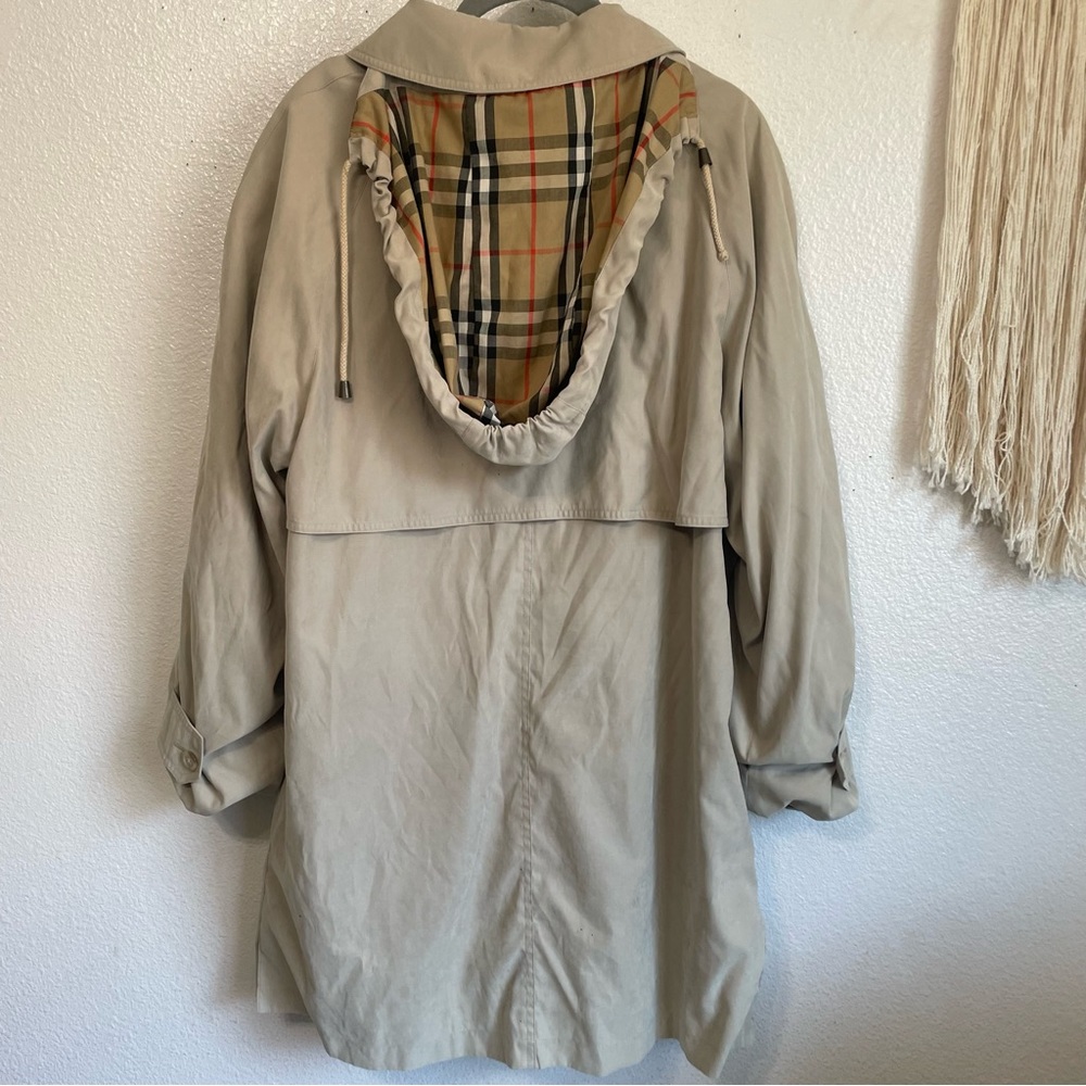 Vintage Burberry Khaki Trench Button Coat with Removable Hood Size Large (12) - Picture 11 of 15